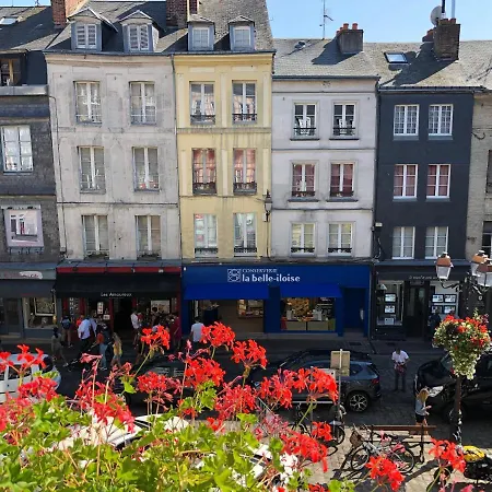 아파트 Charles Baudelaire