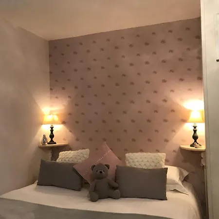 Charles Baudelaire *