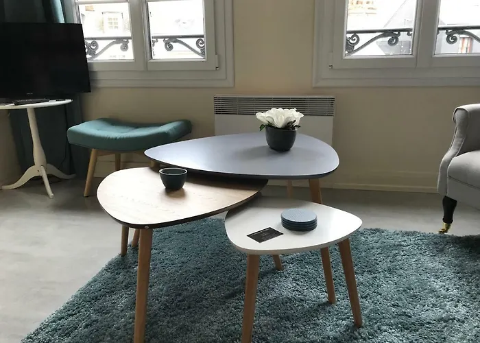 Charles Baudelaire *