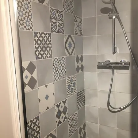 Charles Baudelaire شقة