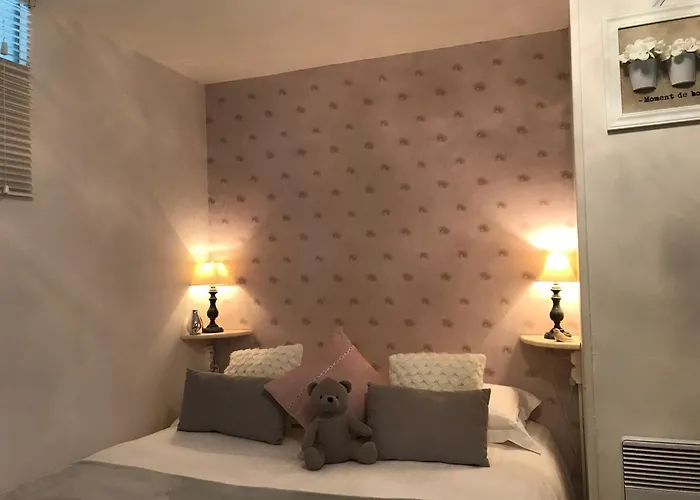 Charles Baudelaire *